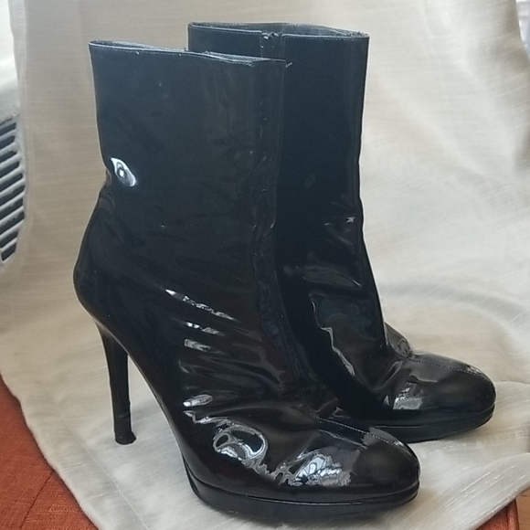 Stuart Weitzman patent ankle bootie zip up 7.5 - Picture 2 of 8